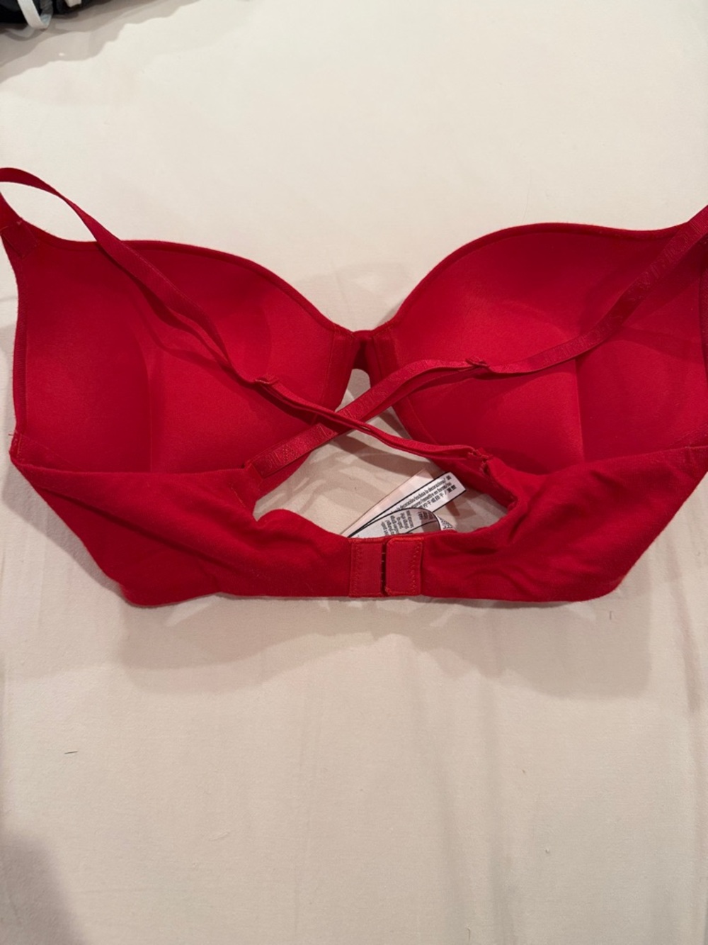 Victoria’s Secret Everyday Smooth Red T-Shirt Push-Up Plunge Bra Size 32D - Picture 4 of 6
